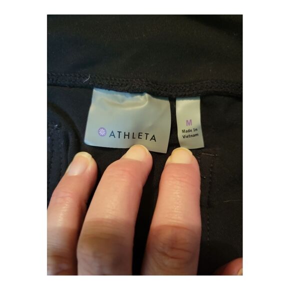 Athleta Black Capri Leggings w/ Pockets Size M - Picture 3 of 5